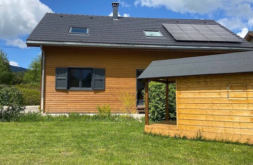 Autrans House | Spacious 4BR House in Autrans, Close to Village Centre, Ideal for 8, with Garden and Terrace