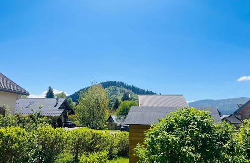 Autrans House | Spacious 4BR House in Autrans, Close to Village Centre, Ideal for 8, with Garden and Terrace