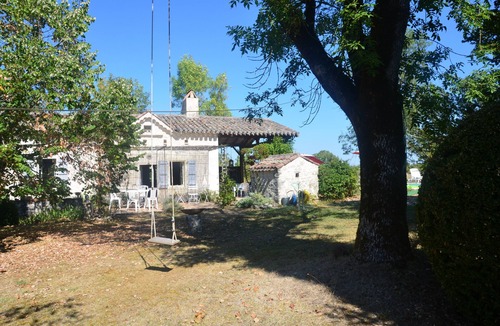 Castelnau-Montratier-Sainte-Alauzie House | Renovated Quercy stone. Privacy. Heated private swimming pool.