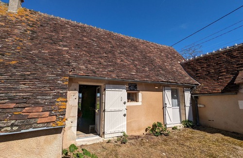 Pouligny-Saint-Pierre Cottage | Charming Country House with Garden in Berry - Near Abbaye de Fontgombault and La Roche-Posay
