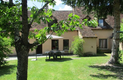 Rosnay Cottage | Charming Cottage in Heart of La Brenne - 3BR, Fishing Pond, Wi-Fi, Pet-Friendly, All-Inclusive Rates