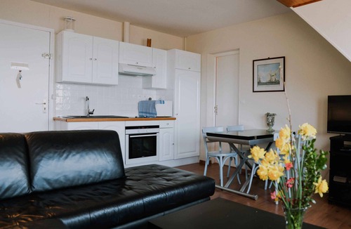 Saint-Martin-aux-Buneaux Apartment | Front de mer 2, apartment with full sea view at Les Petites Dalles