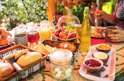 Durfort-et-Saint-Martin-de-Sossenac Bed & Breakfast | Chambre Églantine - Tiny Room with Private Garden