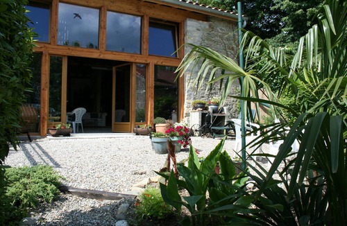 Escueillens-et-Saint-Just-de-Belengard House | Les Gîtes Jumeaux with peaceful gardens & cosy barn in rural village