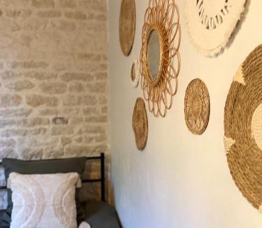 Fontenille-Saint-Martin-d'Entraigues House | Gîte la Charentaise