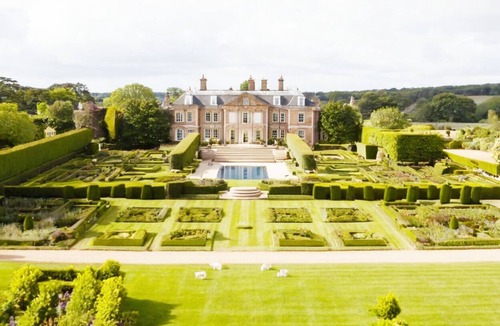 Saint-Philbert-de-Grand-Lieu Villa | French Chateau