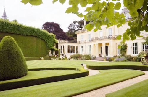 Saint-Philbert-de-Grand-Lieu Villa | French Chateau