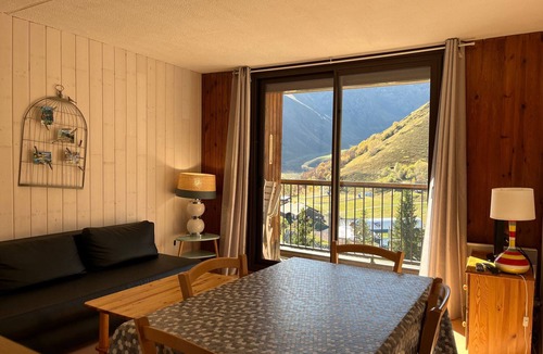 Gouaux-de-Larboust Apartment | Ski-In/Ski-Out Apartment, 6 Guests, Balcony, 2 Bedrooms, Wi-Fi, Parking