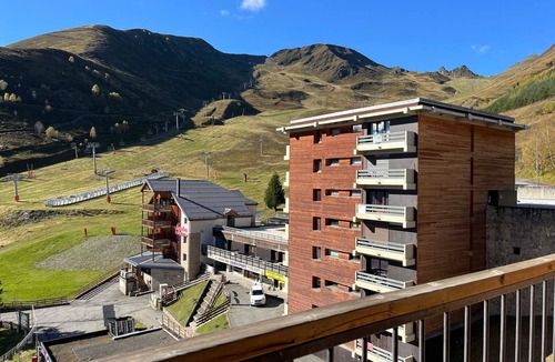 Gouaux-de-Larboust Apartment | Ski-In/Ski-Out Apartment, 6 Guests, Balcony, 2 Bedrooms, Wi-Fi, Parking