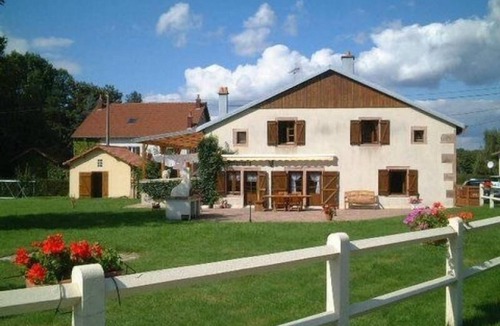Granges-Aumontzey Cottage | Charming Apartment with Private Terraces, Pool Table & Wifi in Granges-Aumontzey