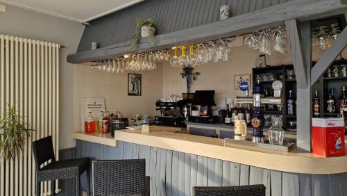 La Chapelle-Blanche-Saint-Martin Hotel | Le Perroquet Bleu