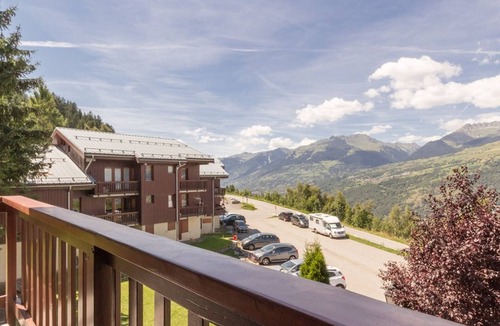 Montchavin Apartment | Cozy studio near slopes, valley view