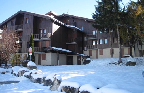 Montchavin Apartment | Cozy studio near slopes, valley view