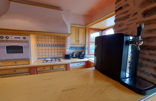 Saint-Sulpice Villa | Villa La Roche-Neuville-Saint-Sulpice, 4 bedrooms, 10 persons