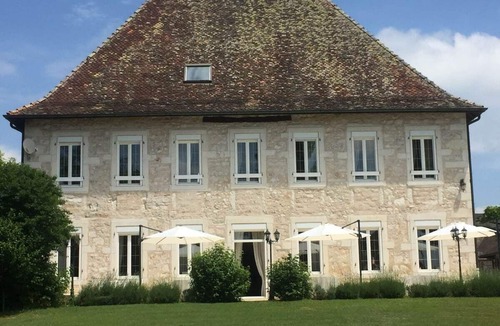 Les Avenieres House | Luxury 5-star mansion, hotel services included, swimming pool, tennis, bowling