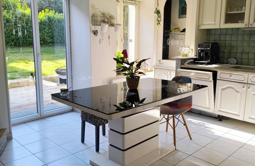 Veyrins-Thuellin House | Country-style house in a quiet location