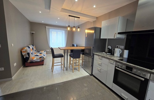 Les Avenieres Apartment | Large modern apartment, parking -near Walibi