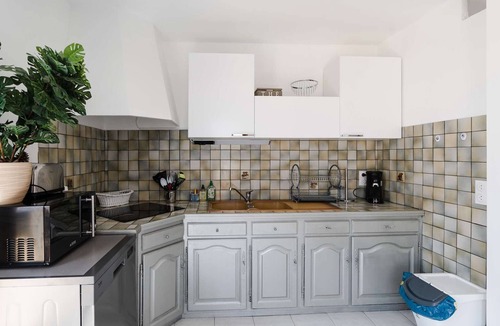 Foulquines Villa | Spacious family villa in Narbonne-Plage for 6 people, private parking, pets allowed