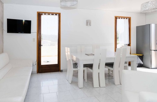 Foulquines Villa | Spacious family villa in Narbonne-Plage for 6 people, private parking, pets allowed