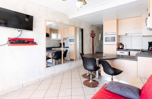Narbonne-Plage Apartment | 1BR apartment on sea front with balcony in Narbonne Plage