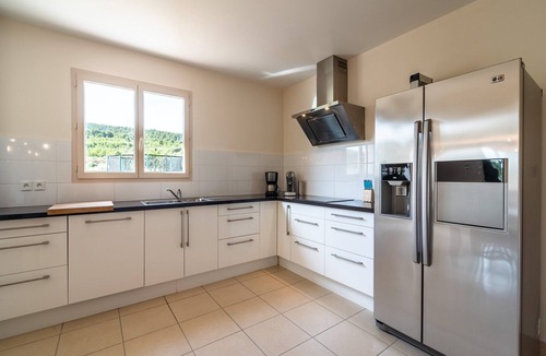 Pouzols-Minervois Villa | Stylish Villa with Terrace