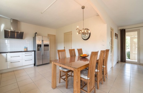 Pouzols-Minervois Villa | Stylish Villa with Terrace