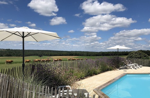 Rouffignac-Saint-Cernin-de-Reilhac Cottage | Gite with view over the lake