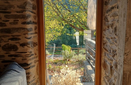Saint-Etienne-Vallee-Francaise House | Complete riverside accommodation for 8 people.