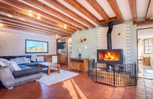 Saint-Evroult-Notre-Dame-du-Bois House | Maison 4 ch avec cheminée, billard et jardin