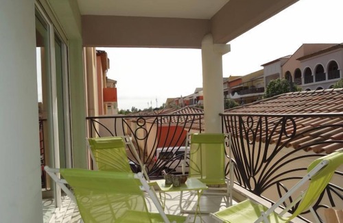 Saint-Cyr-sur-Mer Apartment | Le Madrilène by Interhome