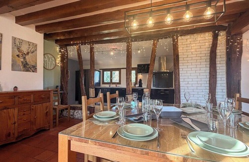 Saint-Evroult-Notre-Dame-du-Bois House | Maison 4ch avec cheminée, billard et jardin