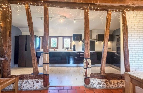 Saint-Evroult-Notre-Dame-du-Bois House | Maison 4ch avec cheminée, billard et jardin