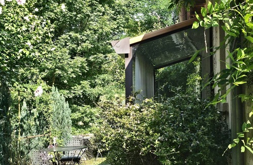 Saint-Geniez-d'Olt Cottage | Au Bord de la Rivière, Charming gîte with private