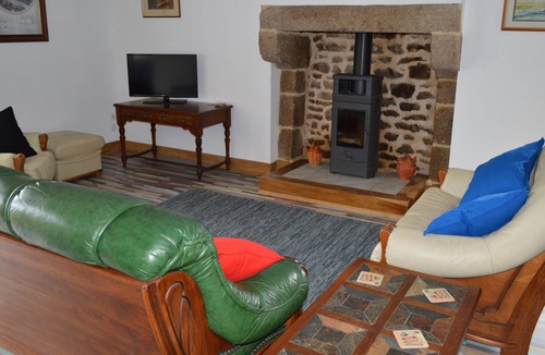 Saint-Georges-de-Reintembault Cottage | A Rural South Facing Haven