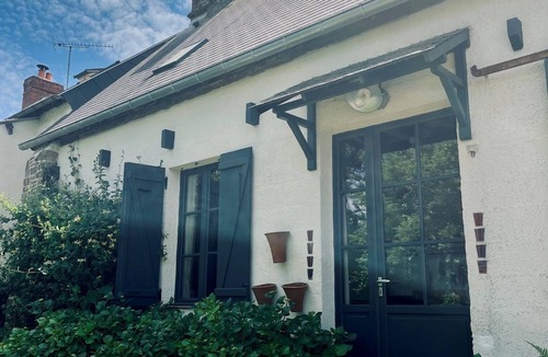 Saint-Georges-de-Reintembault House | Le gîte des filles en bottes