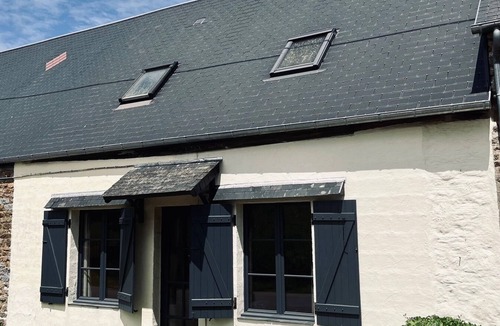 Saint-Georges-de-Reintembault House | Le gîte des filles en bottes