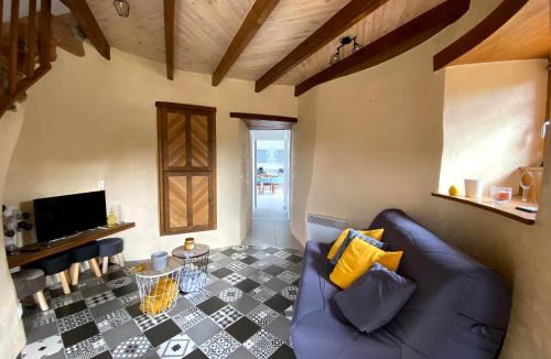 Saint-Georges-des-Gardes House | LE MOULIN DES GARDES