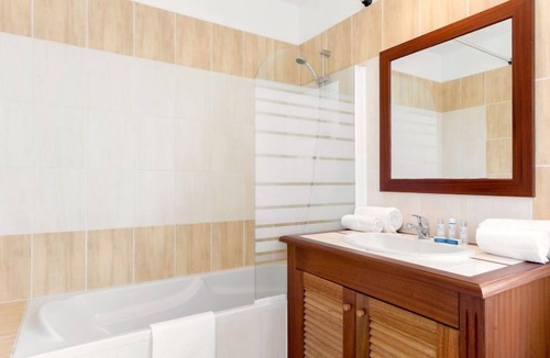 L'Aiguillon-sur-Vie House | Le Domaine de Fontenelles by Interhome