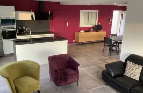 Saint-Jean-de-Maruejols-et-Avejan Villa | Comfortable single-storey villa, sleeps 6, with heated pool