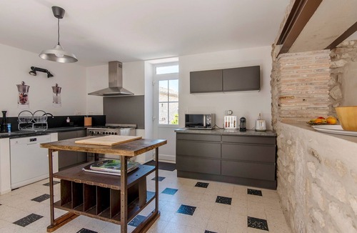Saint-Jean-de-Maruejols-et-Avejan House | Mas Picholine - Maison pour 10 avec piscine