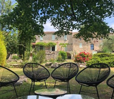 Saint-Jean-de-Maruejols-et-Avejan House | Mas des trois citernes