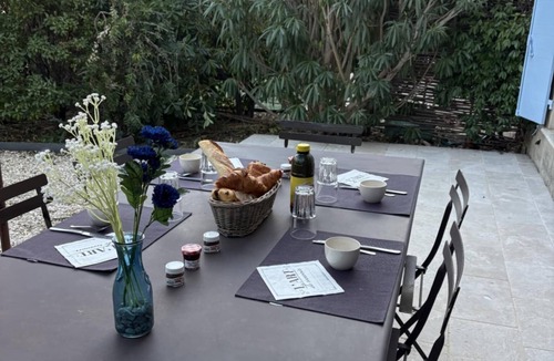 Saint-Laurent-de-la-Cabrerisse Villa | Cosy House with Garden, Bedrooms & PRM Comfort