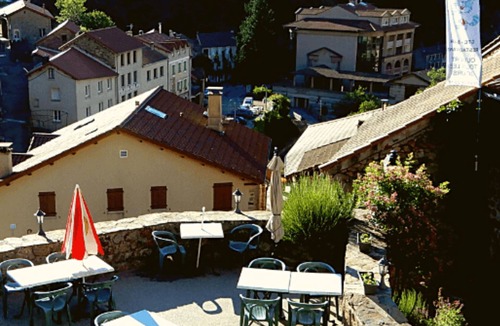Saint-Laurent-les-Bains Hotel | AU CHAT BLEU