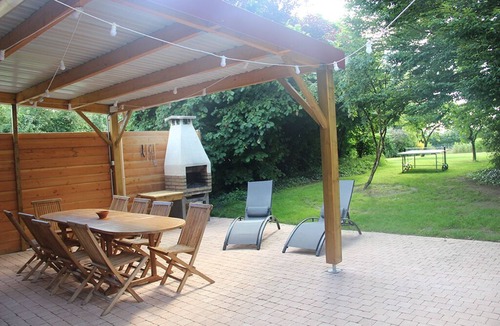 Saint-Martin-Lars-en-Sainte-Hermine House | 10-bed gite in the countryside with indoor swimming pool