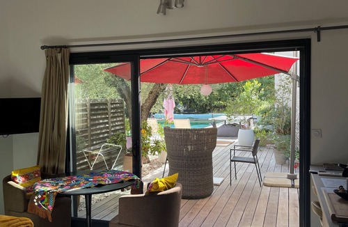 Saint-Maximin-la-Sainte-Baume House | Fully equipped luxury studio with heated infinity pool 12 x 6 m