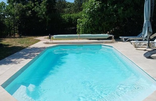 Saint-Maximin-la-Sainte-Baume House | SOUS LE FIGUIER, gîte with shared pool