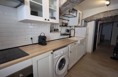 Saint-Maximin-la-Sainte-Baume Apartment | Apartment with jacuzzi