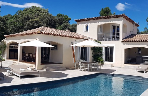 Saint-Maximin-la-Sainte-Baume Villa | villa air conditioning, heated pool, jacuzzi -