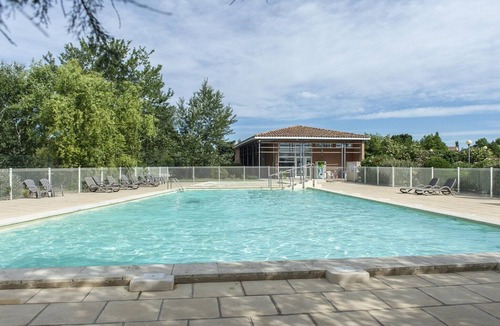 Saint-Saturnin-les-Avignon House | Country Stay for 6 in Provence Vineyards