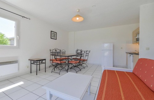 Saint-Saturnin-les-Avignon House | Spacious Provence House for Eight